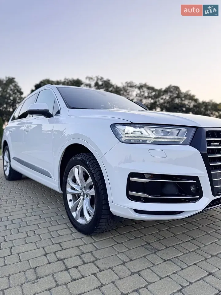 Audi Q7 2016 photo 2