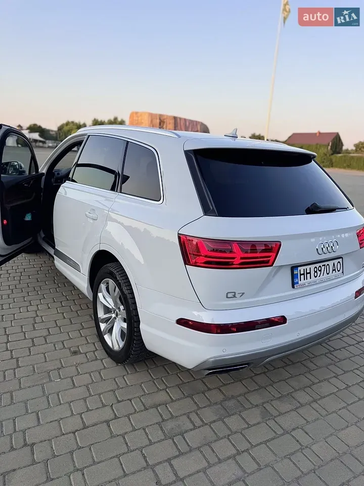 Audi Q7 2016 photo 5