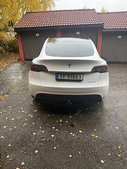 Tesla Model Y 2023 photo 5