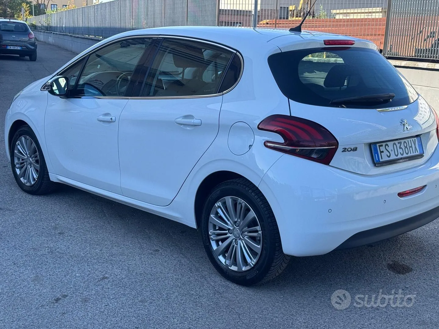 Peugeot 208 2019 photo 4