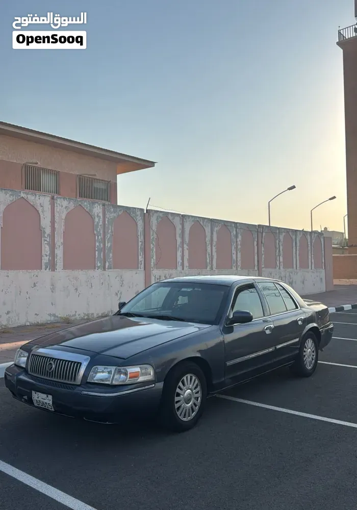 Ford Crown Victoria