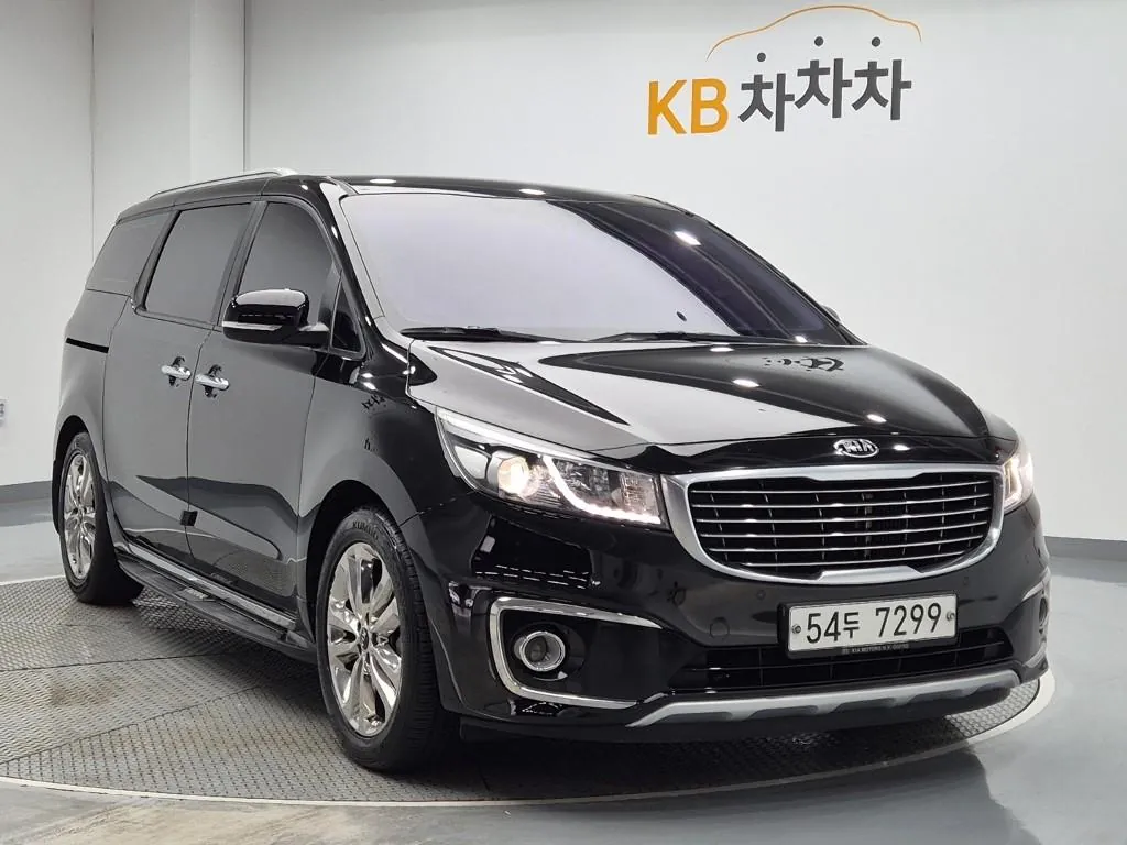 Kia Carnival 2015 photo 4