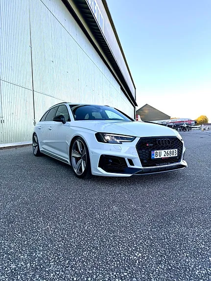Audi Rs4 2019 photo 2
