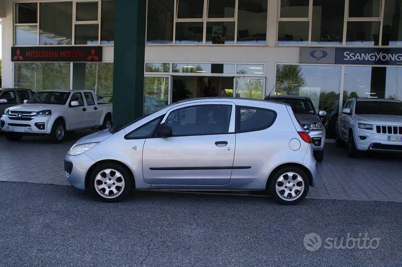 Mitsubishi Colt 2006 photo 2