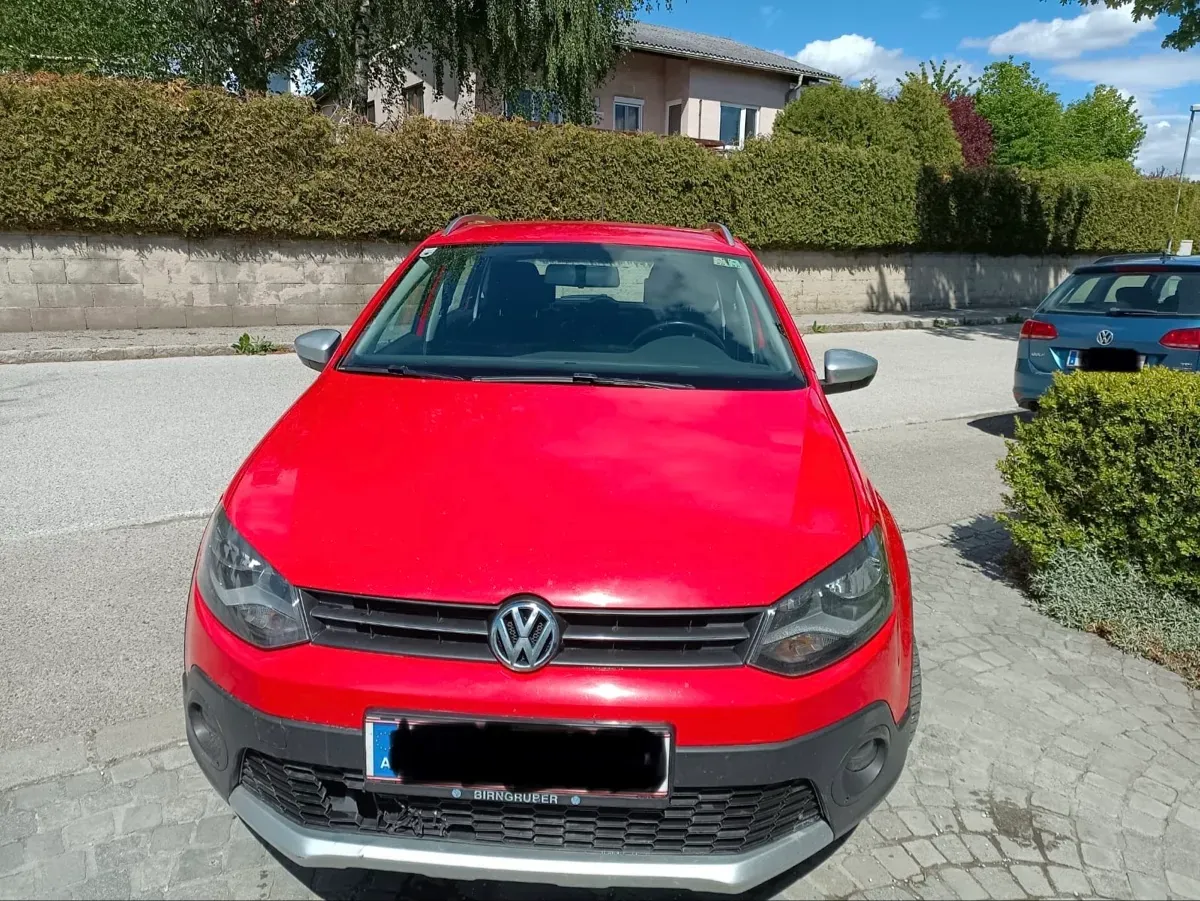 Volkswagen Polo 2011 photo 2