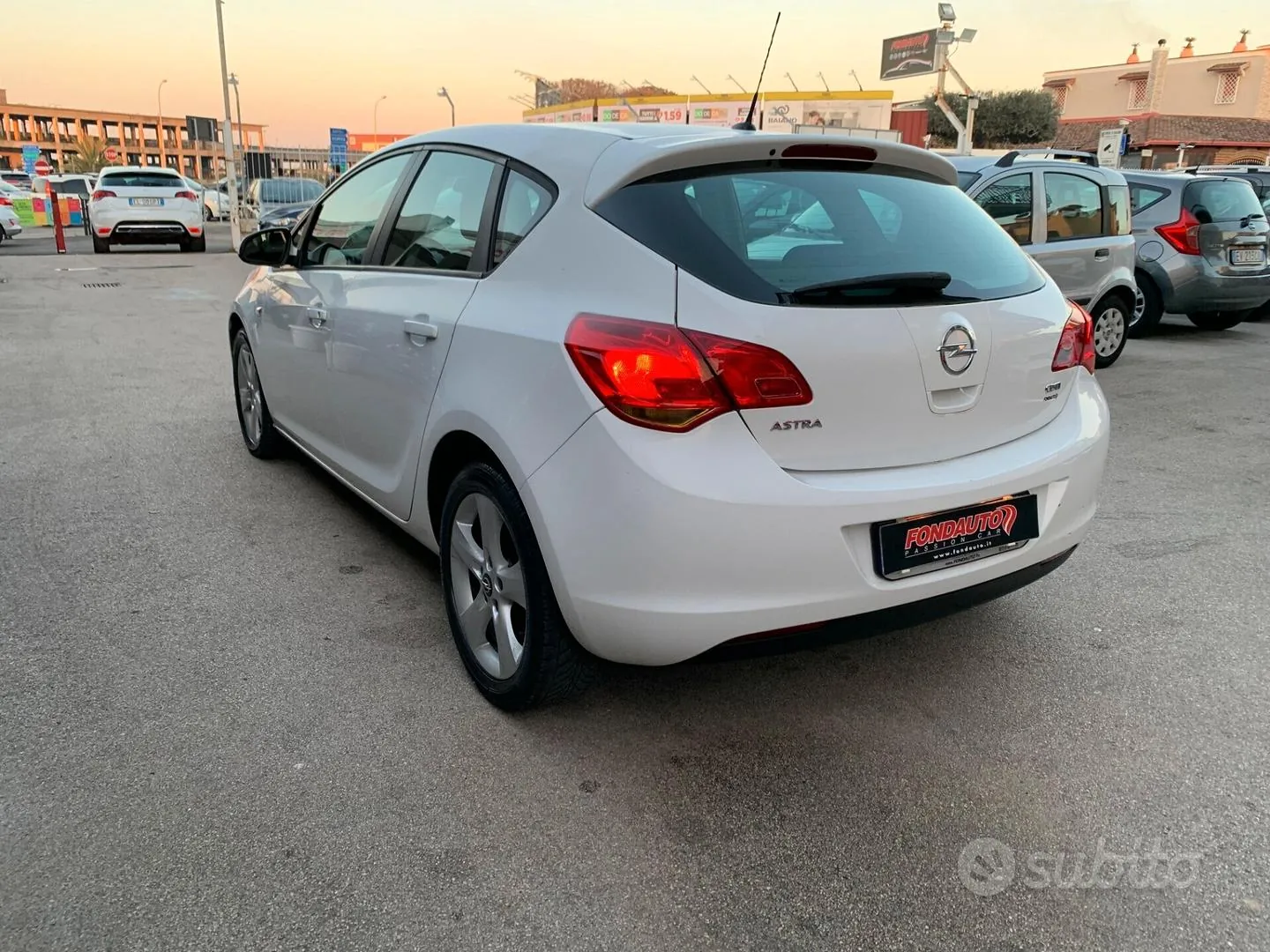 Opel Astra 2010 photo 3