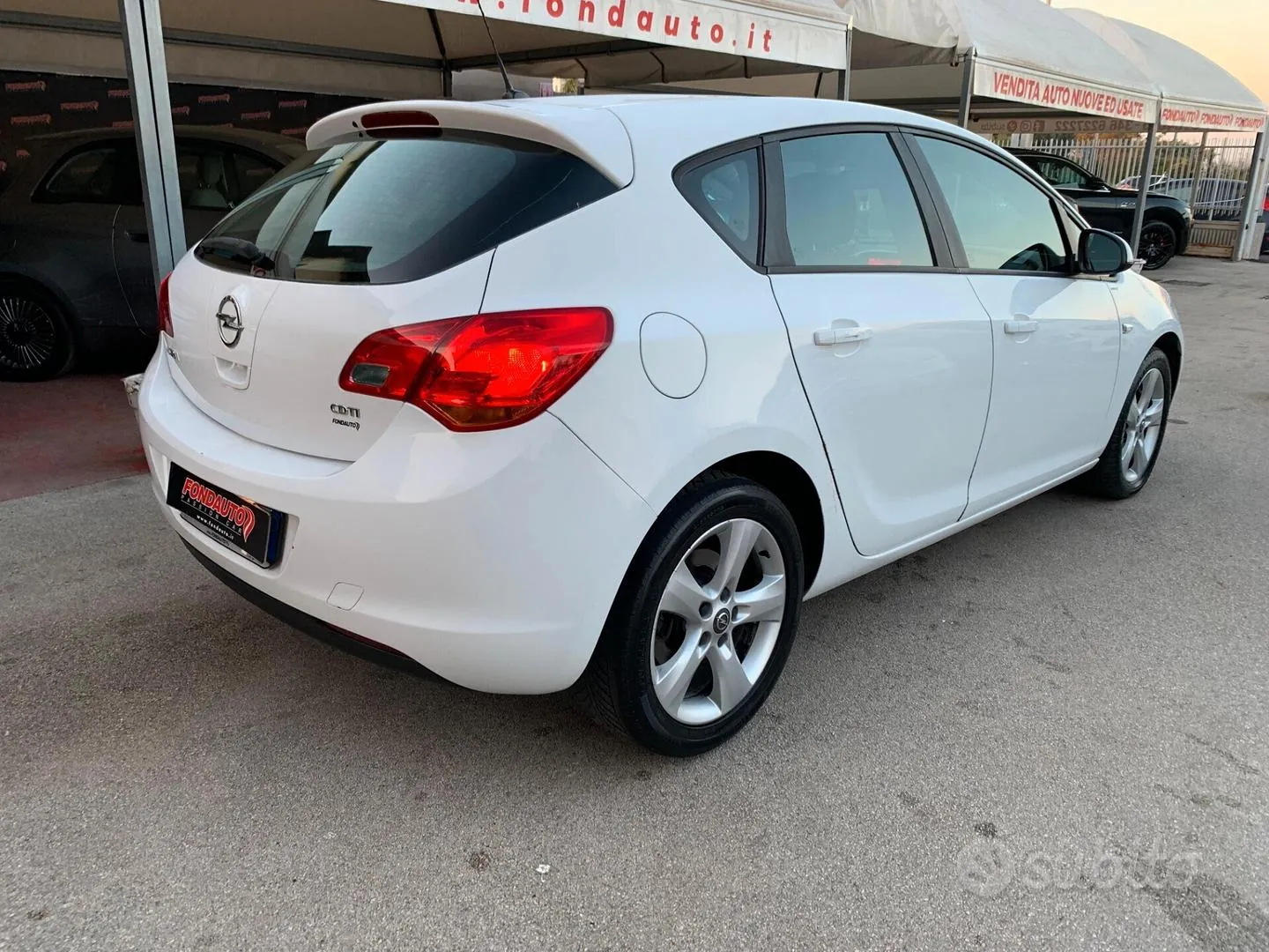 Opel Astra 2010 photo 5
