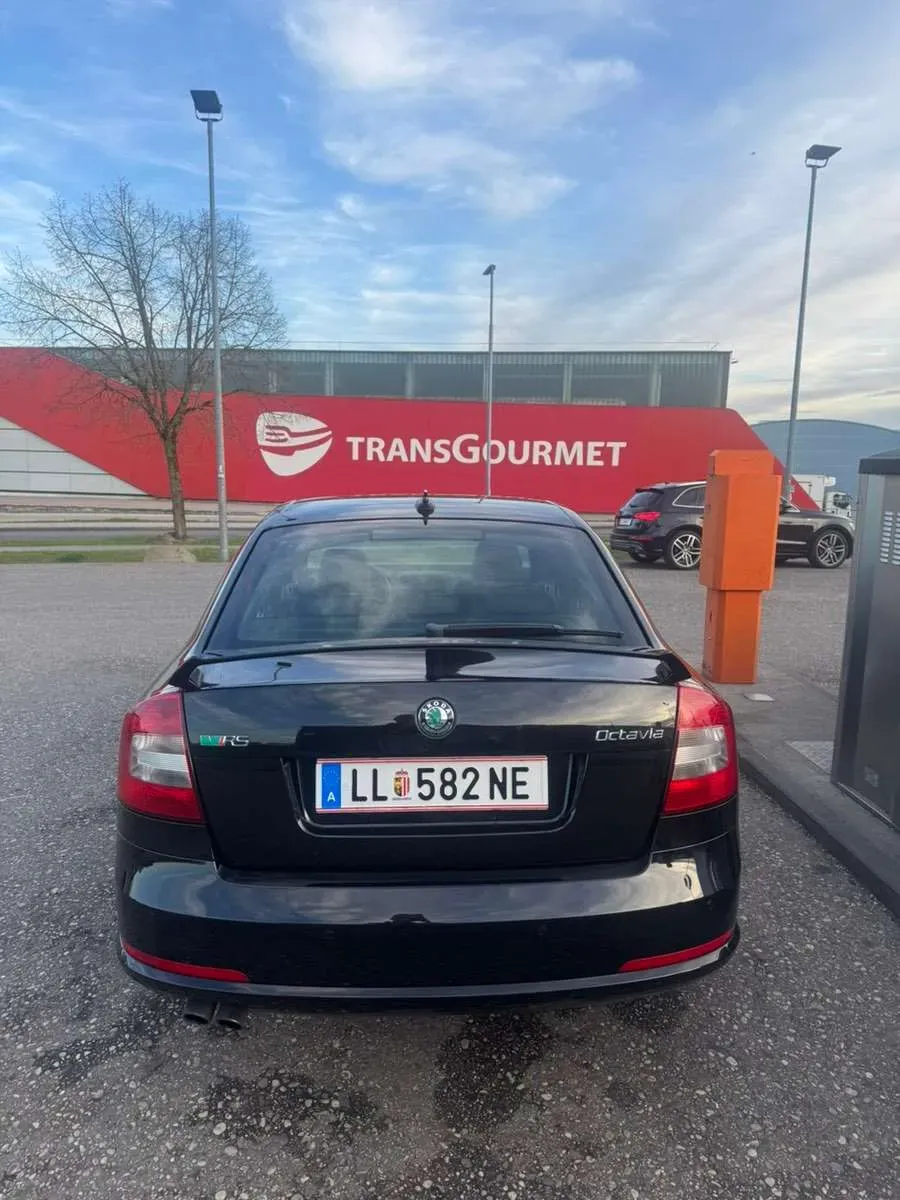 Skoda Octavia 2012 photo 2
