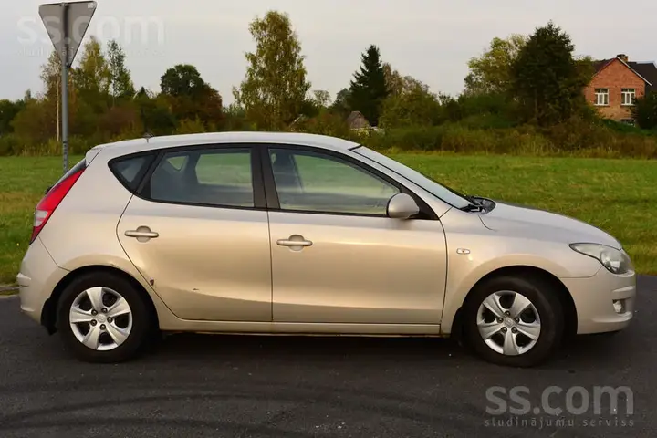 Hyundai I30 2010 photo 2