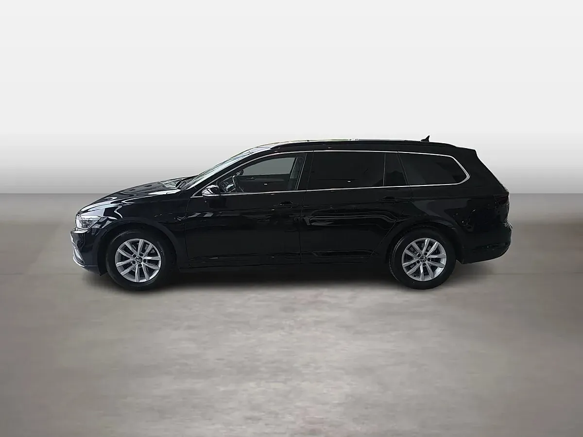 Volkswagen Passat 2023 photo 2