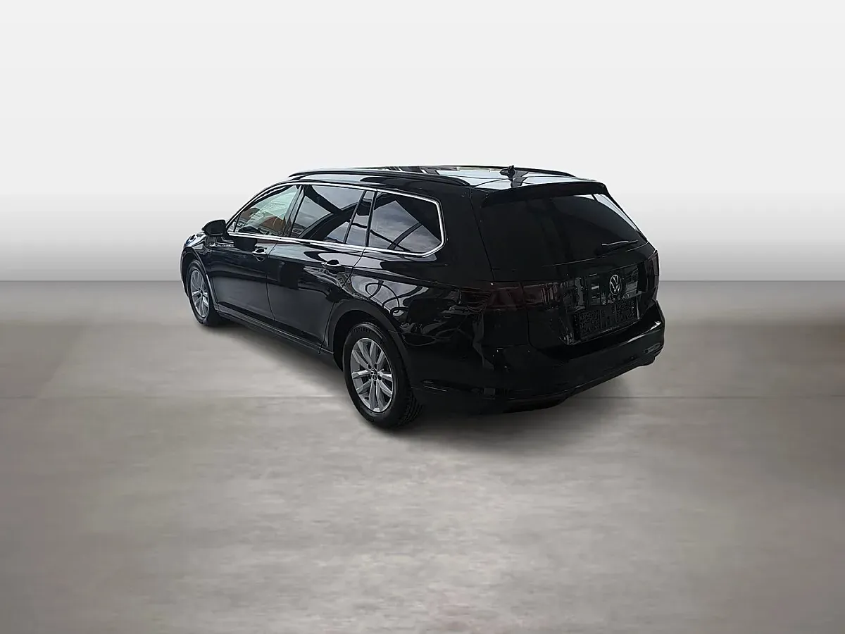Volkswagen Passat 2023 photo 3