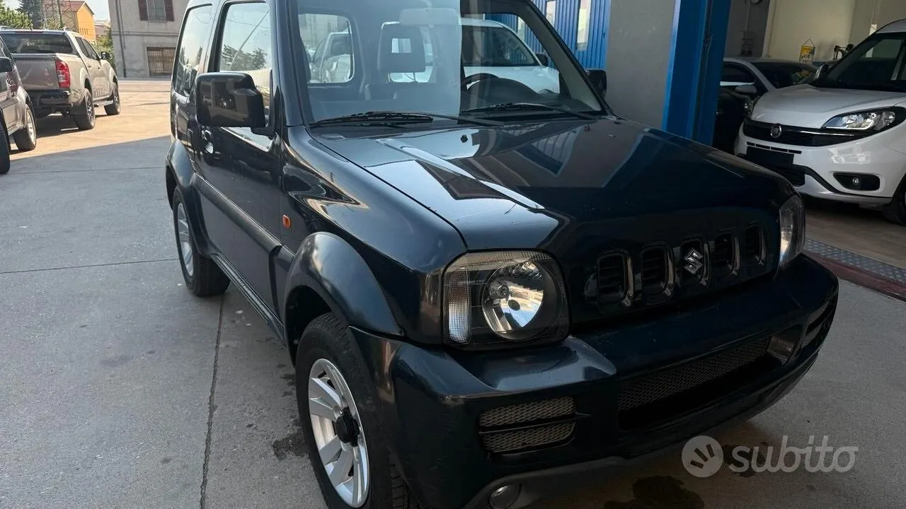 Suzuki Jimny 2011 photo 3