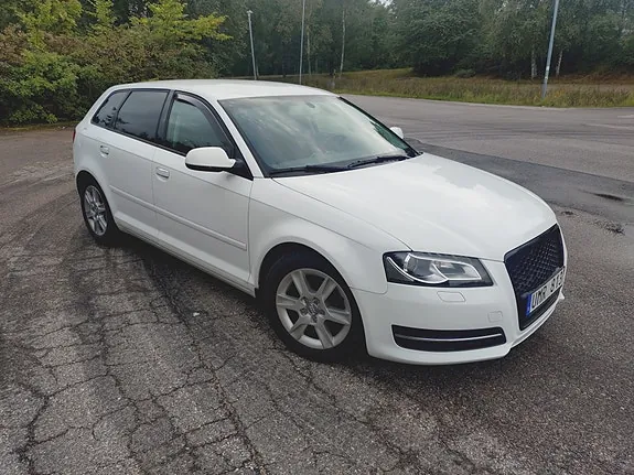 Audi A3 2012 photo 2