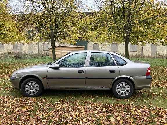 Opel Vectra 1995 photo 5