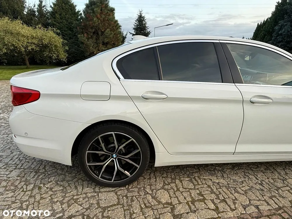 BMW 5 Series 2020 photo 5