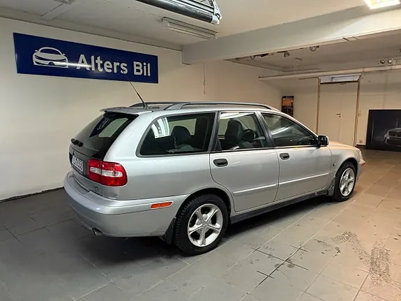 Volvo V40 2003 photo 3
