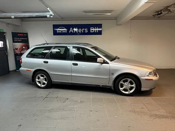 Volvo V40 2003 photo 2