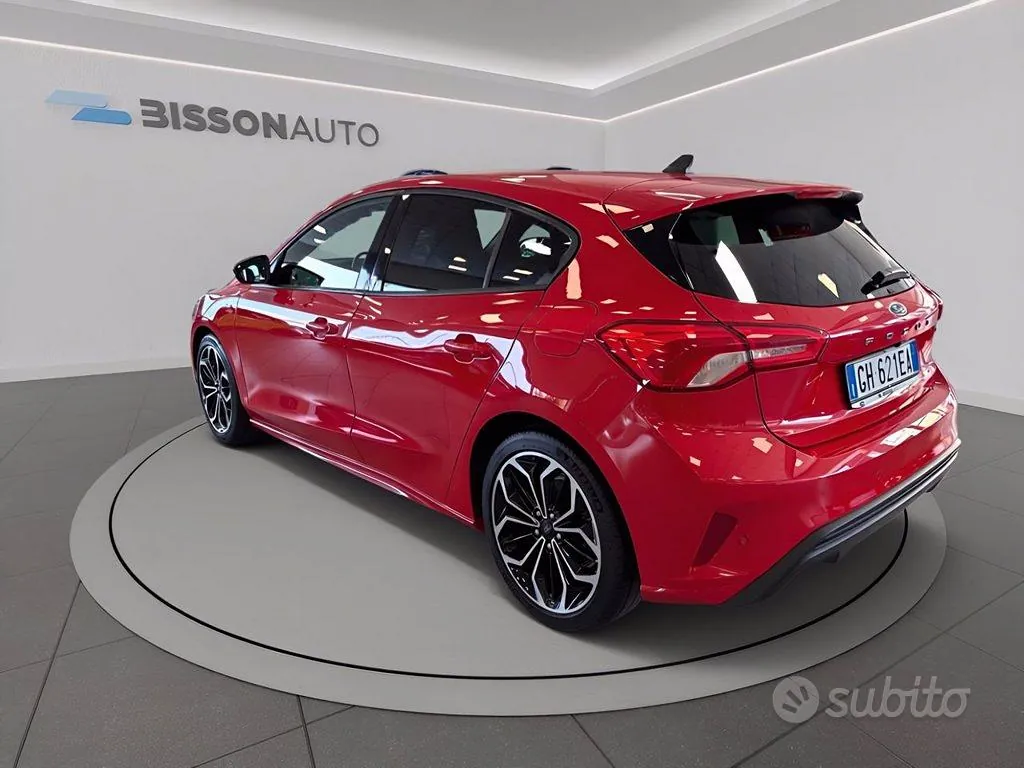 Ford Focus 2022 photo 3