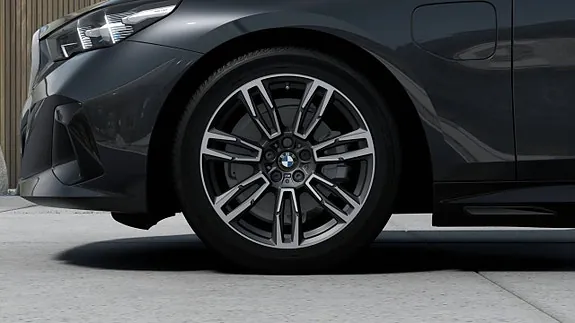 BMW 530E 2026 photo 4