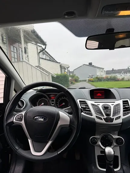 Ford Fiesta 2011 photo 4