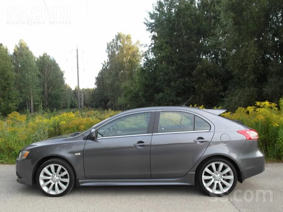 Mitsubishi Lancer 2010 photo 2