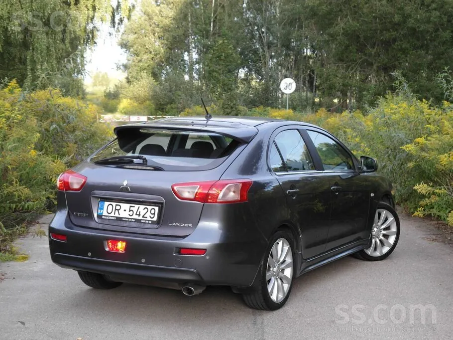 Mitsubishi Lancer 2010 photo 4
