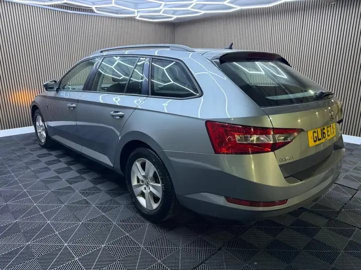 Skoda Superb 2016 photo 5