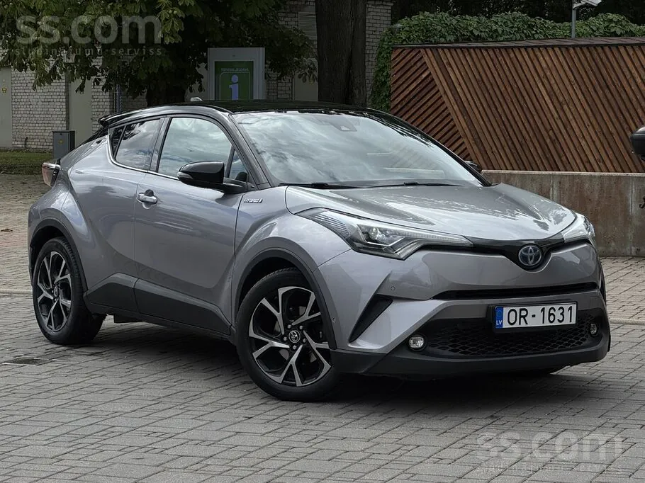 Toyota C-Hr 2017 photo 2