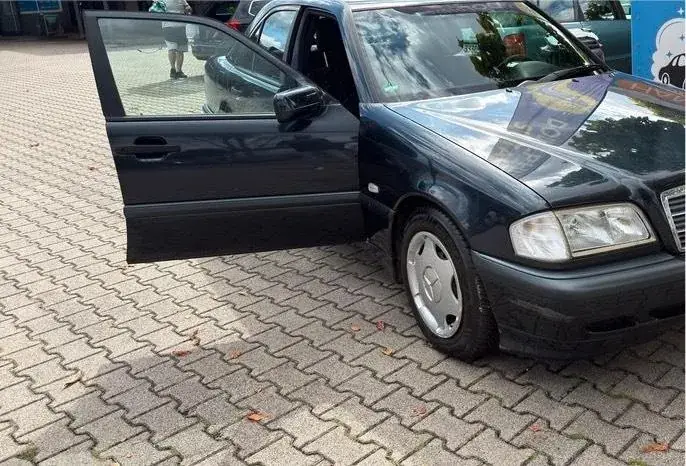 Mercedes-Benz C-Klasse 180