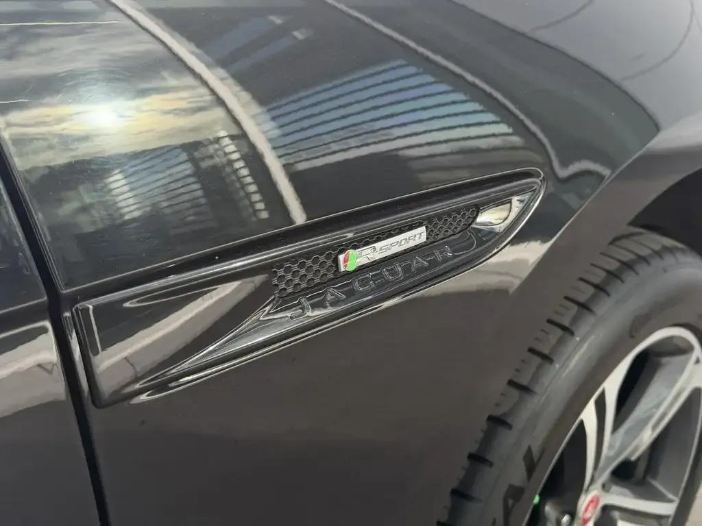 Jaguar F-Pace 2020 photo 4