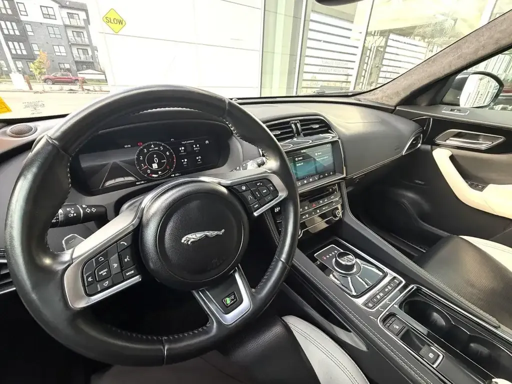 Jaguar F-Pace 2020 photo 2