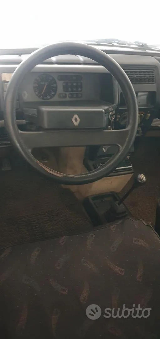 Renault 5 1984 photo 4