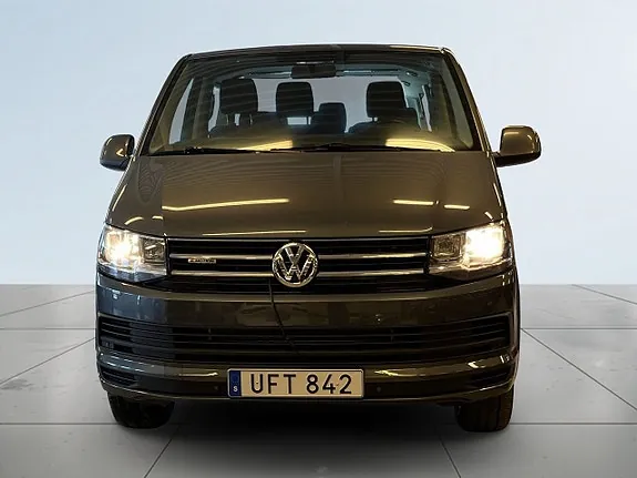 Volkswagen Caravelle 2018 photo 2