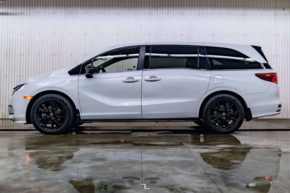 Honda Odyssey 2023 photo 3