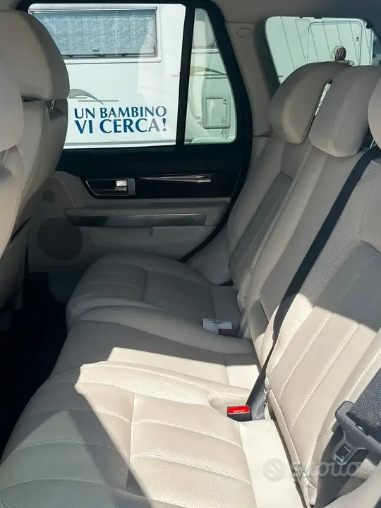 Land Rover Range Rover Sport 2010 photo 4