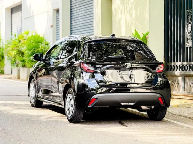 Toyota Yaris 2023 photo 2