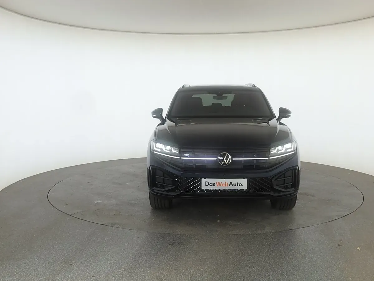 Volkswagen Touareg 2026 photo 2