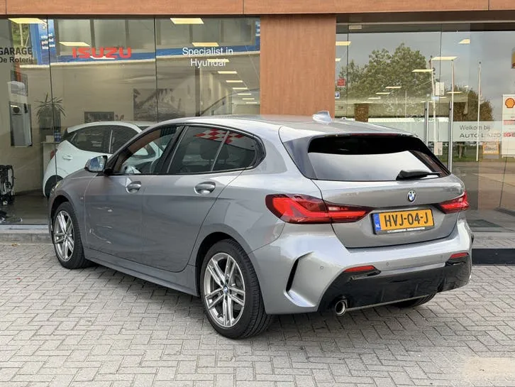 BMW 1 Series 2024 photo 3