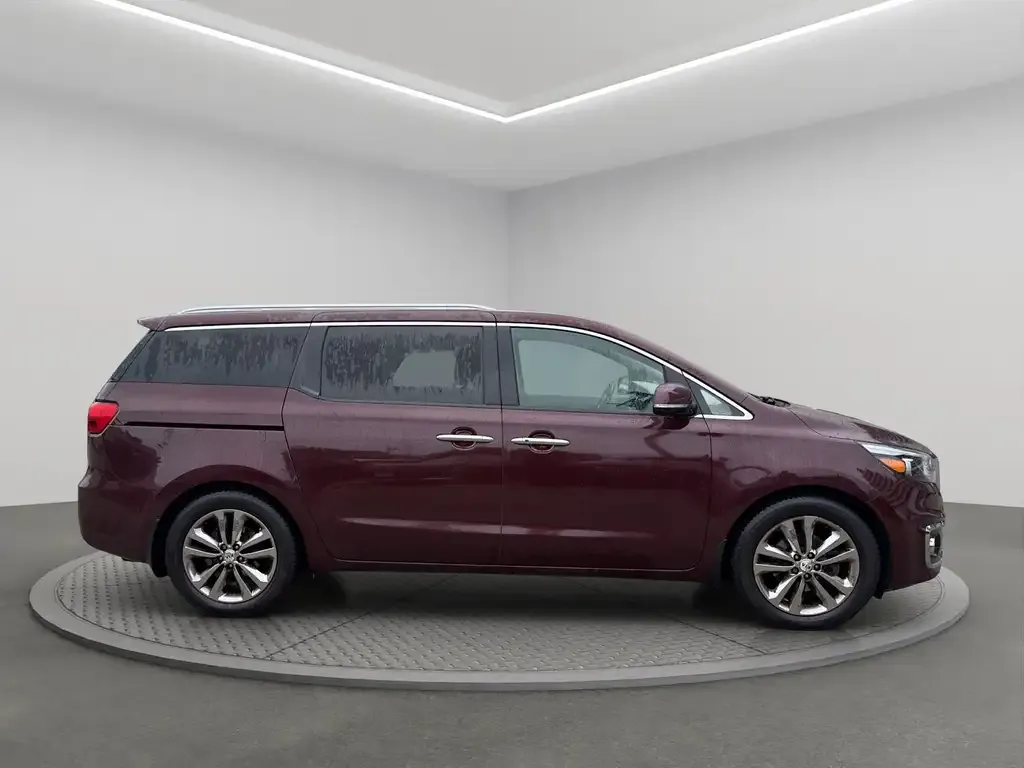 Kia Sedona 2017 photo 3