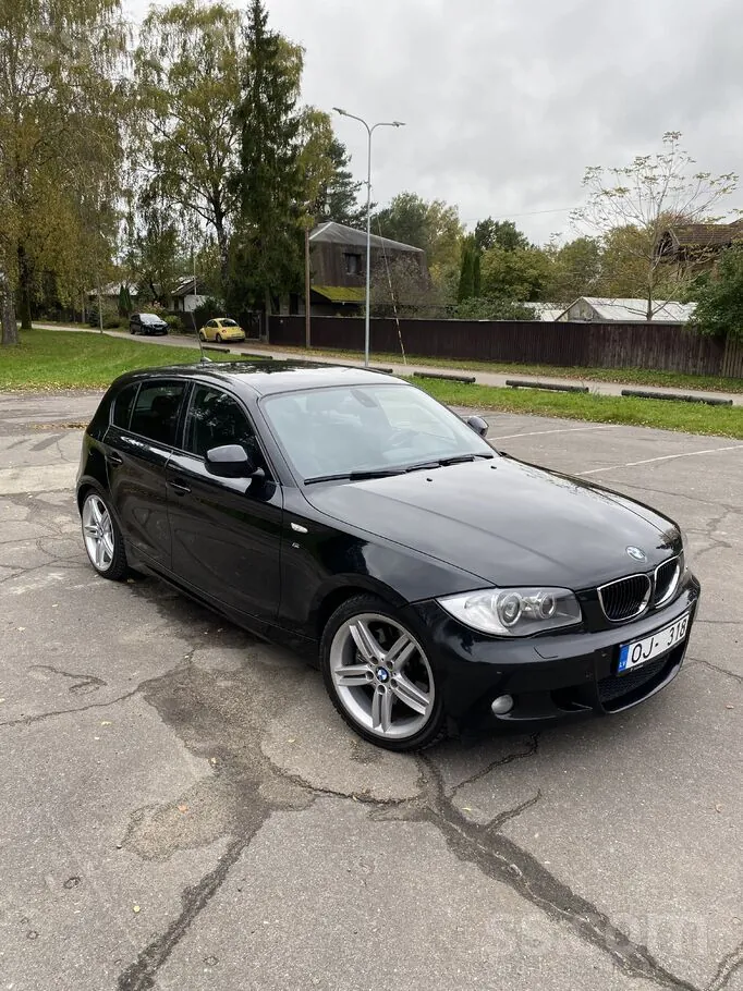 BMW E87 2010 photo 3