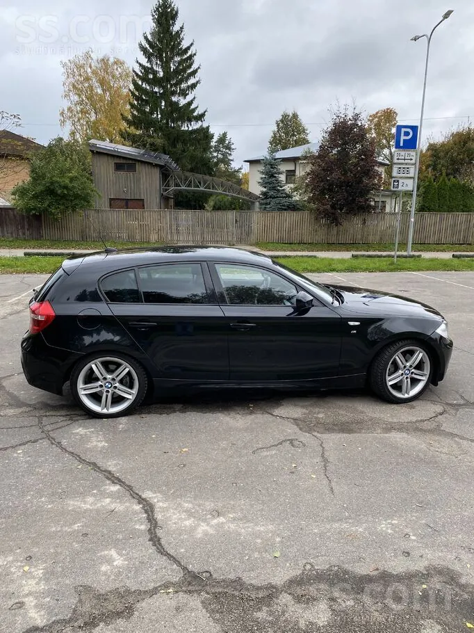 BMW E87 2010 photo 5