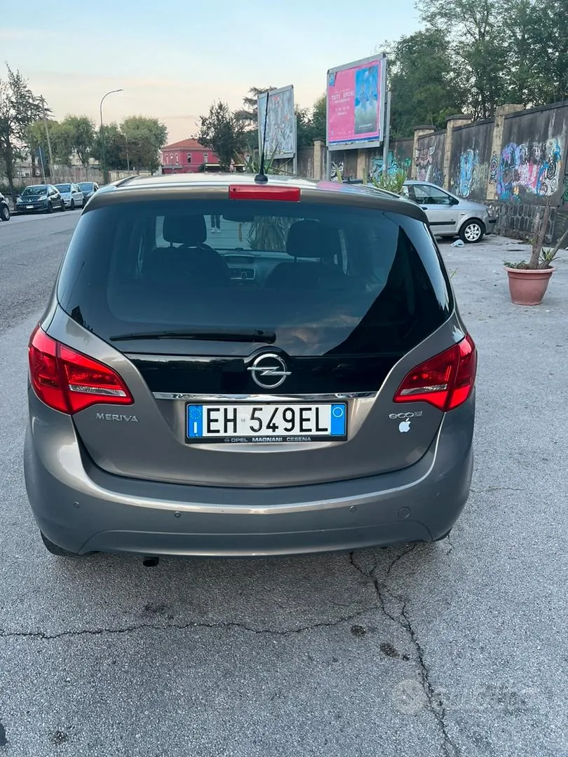 Opel Meriva 2012 photo 2