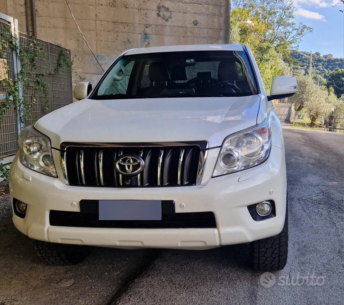 Toyota Land Cruiser 2011 photo 4