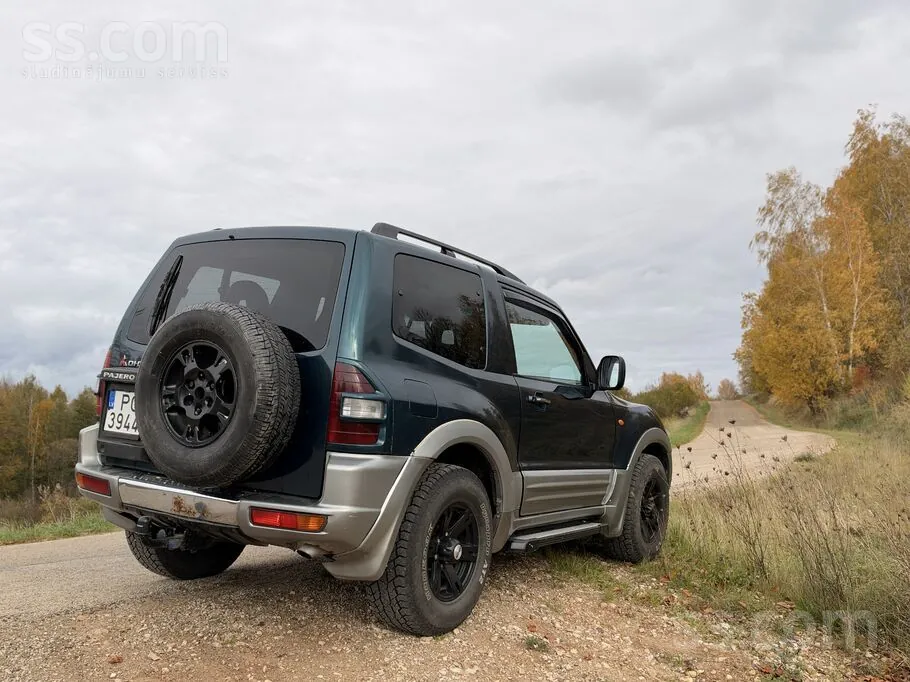Mitsubishi Pajero 2002 photo 3