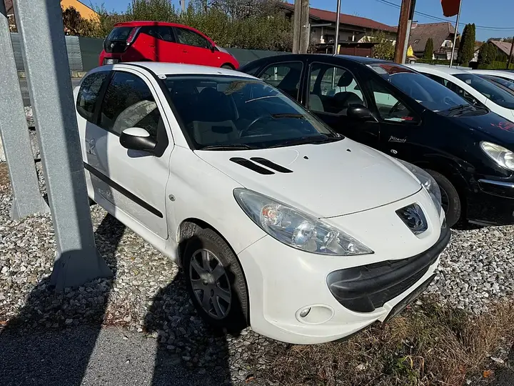 Peugeot 206 2009 photo 3
