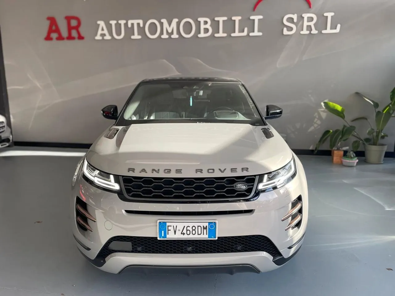 Land Rover Range Rover Evoque 2019 photo 2