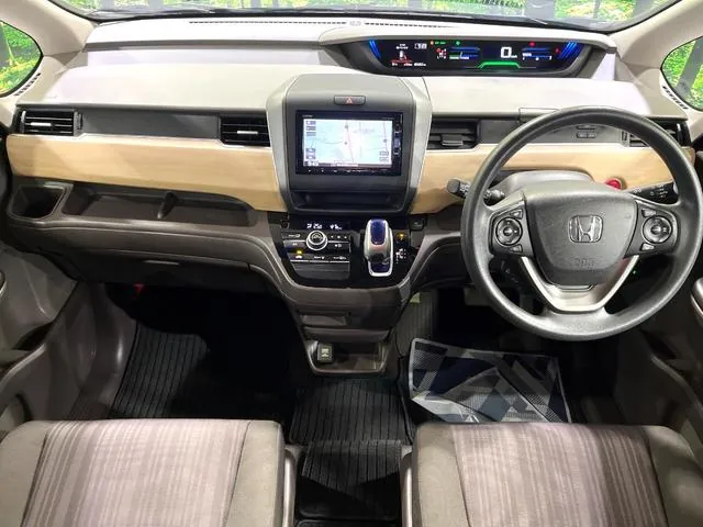 Honda Freed Hybrid