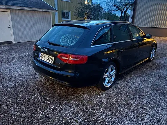 Audi A4 2012 photo 5