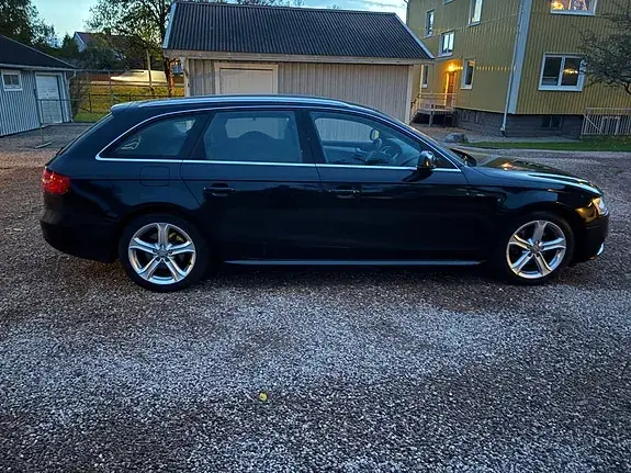 Audi A4 2012 photo 4