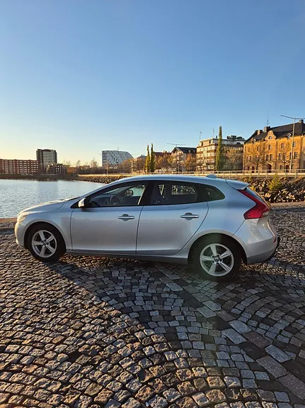 Volvo V40 2013 photo 2